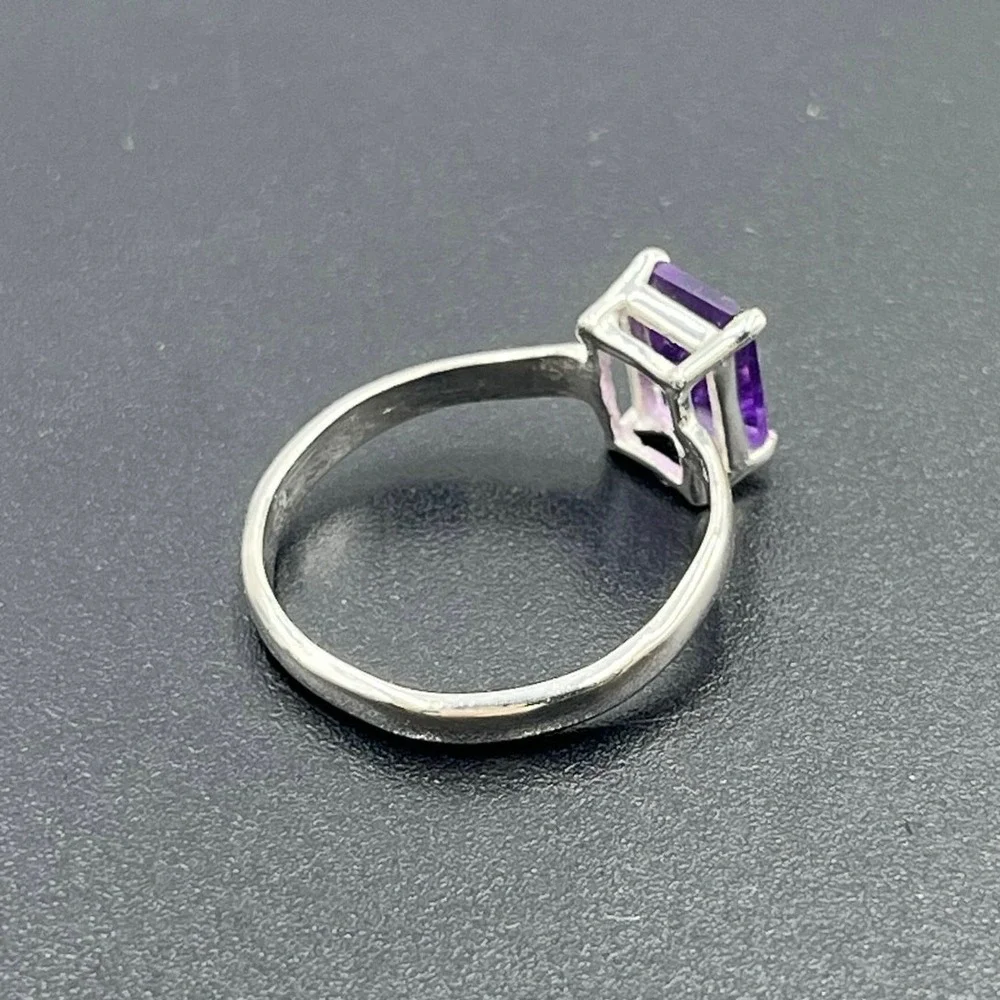 Sterling Silver Natural Emerald Cut Purple Amethyst Solitaire Ring Size 8.25‎